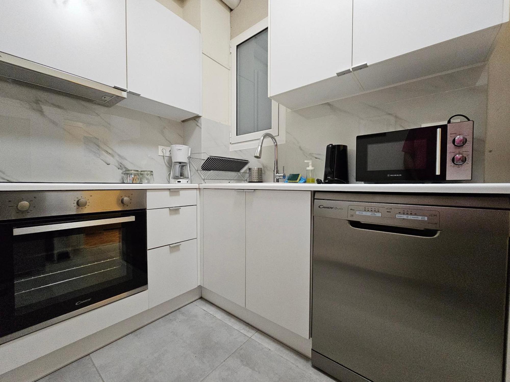 Apartment City's Corner Spot By Yha Athens